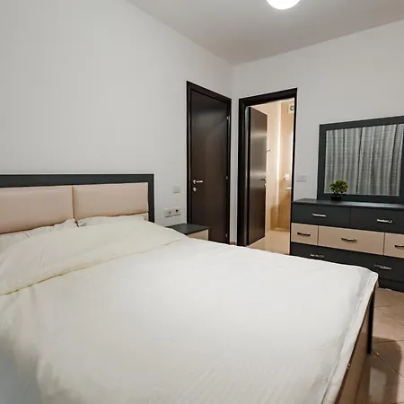 Ideal Ap Apartment *